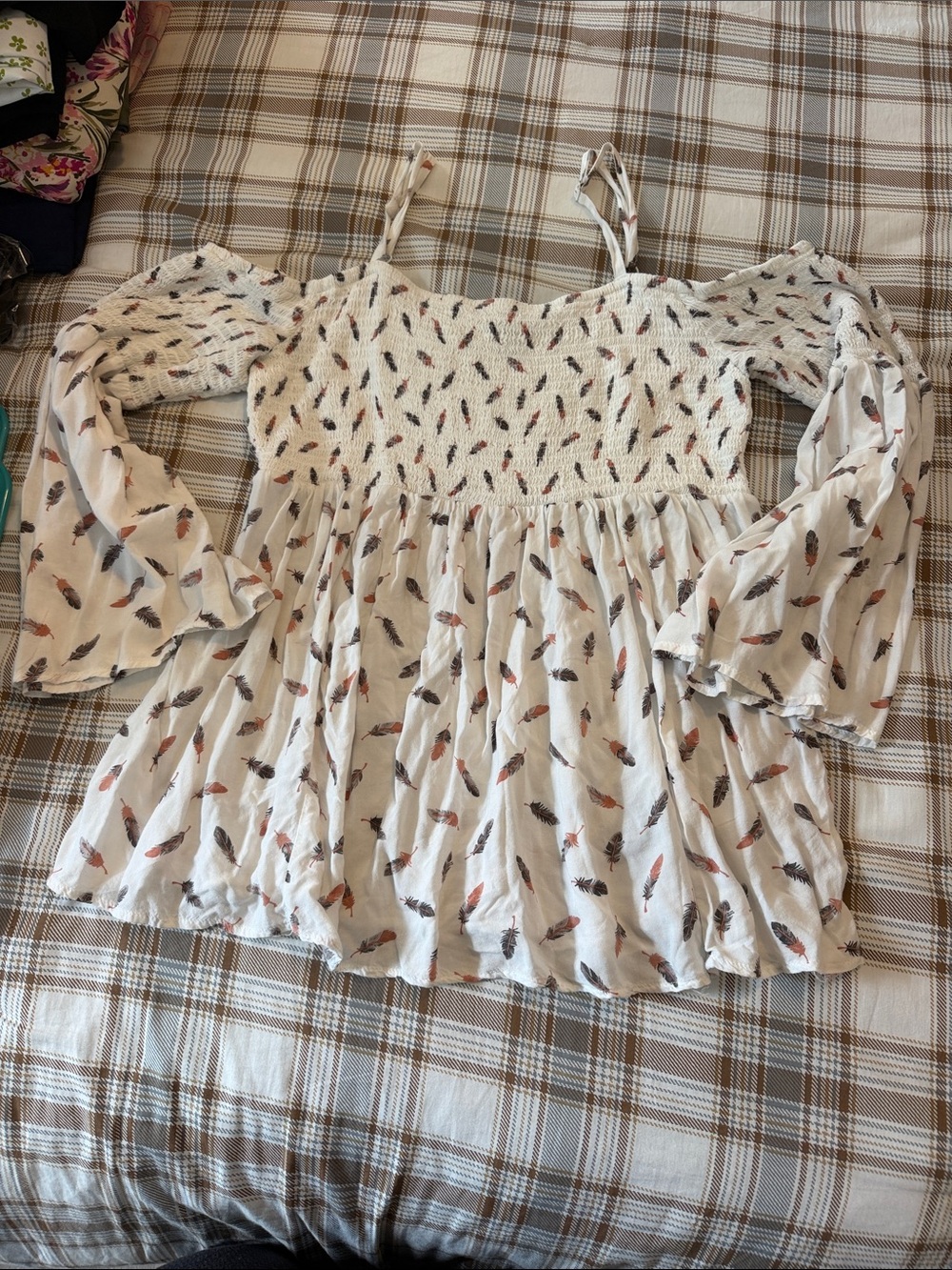 torrid White Off-Shoulder Feather-Print Peasant Top